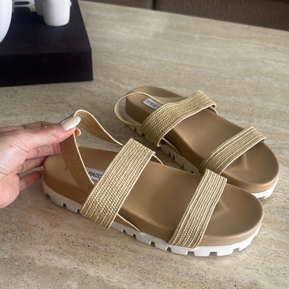 Steve Madden Beige Strap Sandals like new - Picture 5 of 5